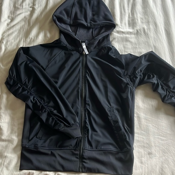 Fabletics Black Cinched Athletic Hoodie - Picture 1 of 3